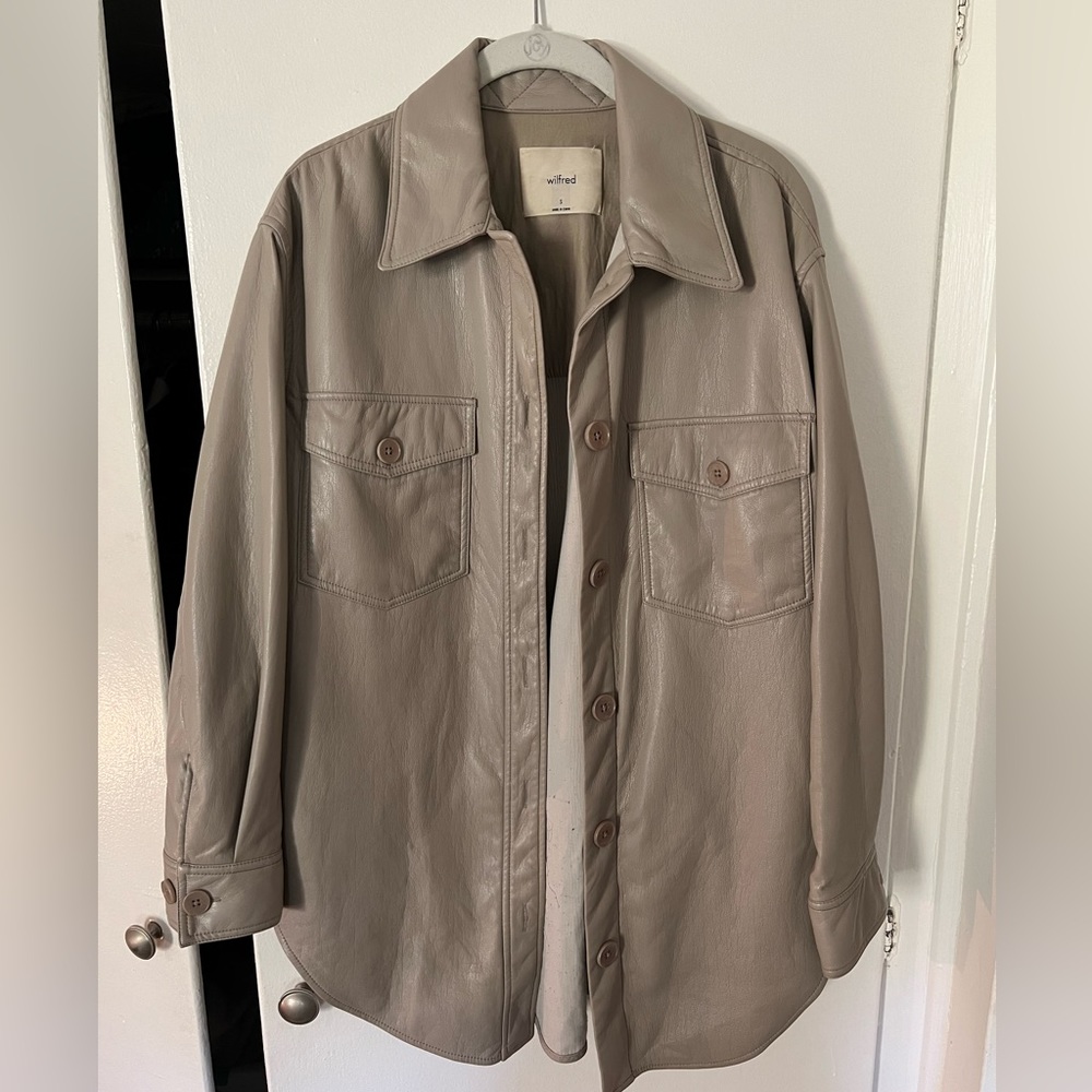 Wilfred aritzia button down shirt jacket